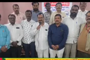 చిన్న పత్రికలకు అన్యాయం చేయద్దు